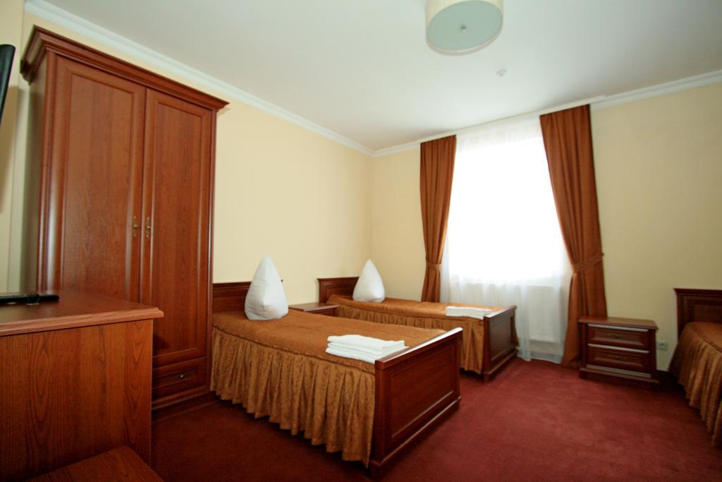 Hotel Kalyna Kremenetsʼ Habitación foto