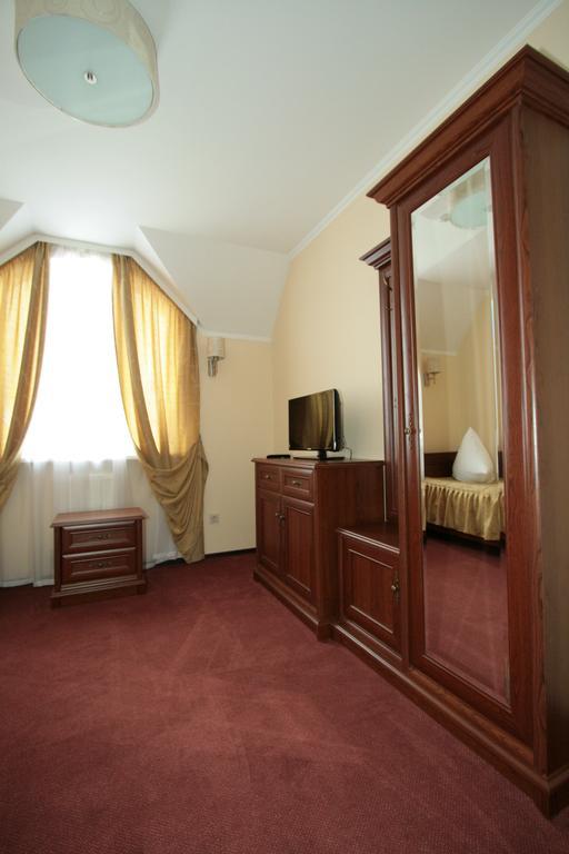 Hotel Kalyna Kremenetsʼ Habitación foto