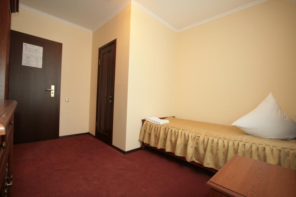 Hotel Kalyna Kremenetsʼ Habitación foto