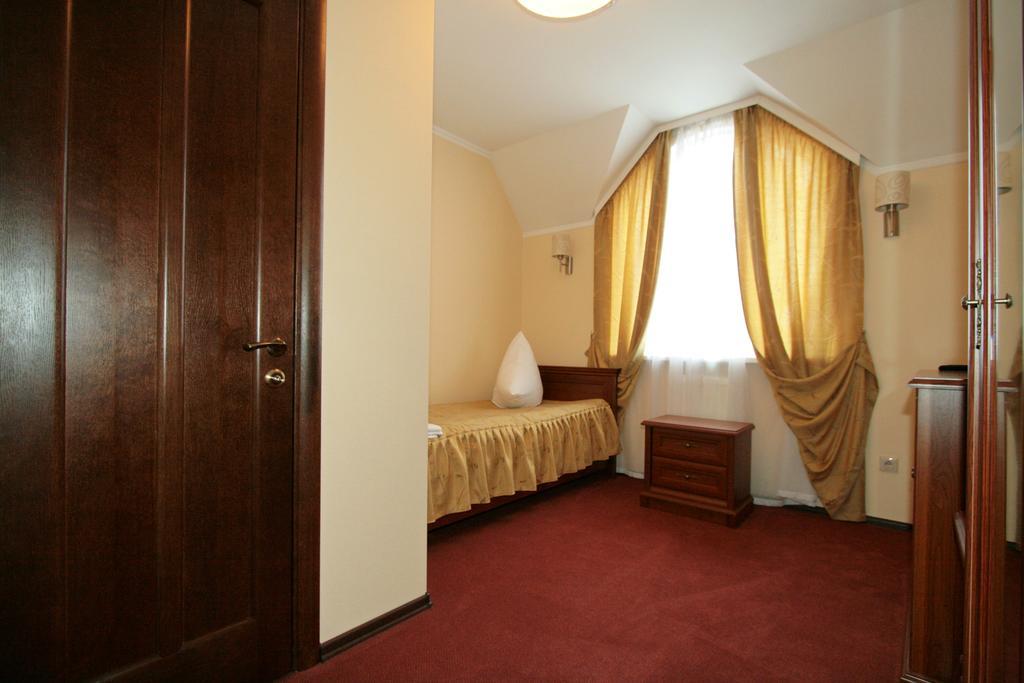 Hotel Kalyna Kremenetsʼ Habitación foto