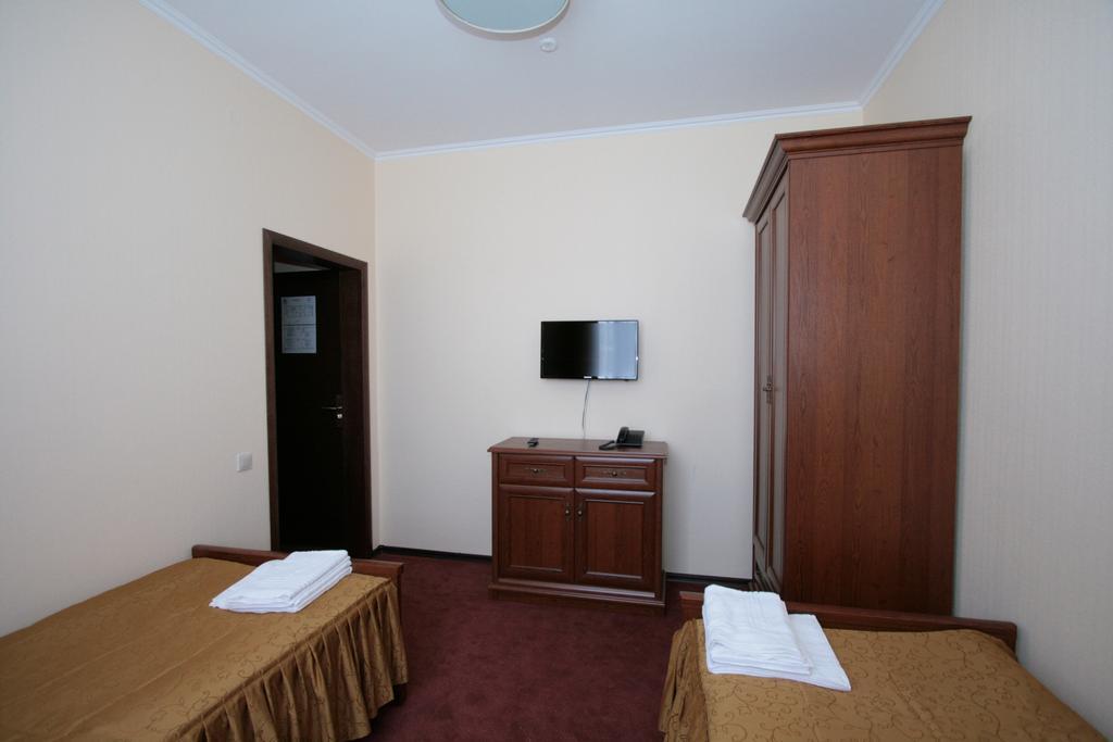 Hotel Kalyna Kremenetsʼ Habitación foto