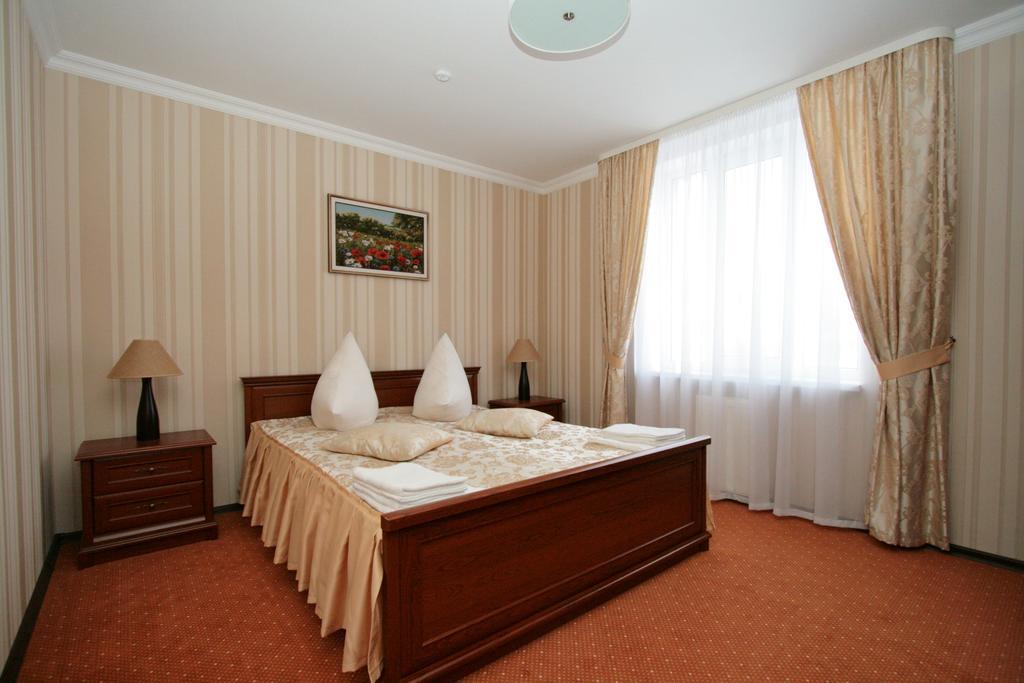 Hotel Kalyna Kremenetsʼ Habitación foto